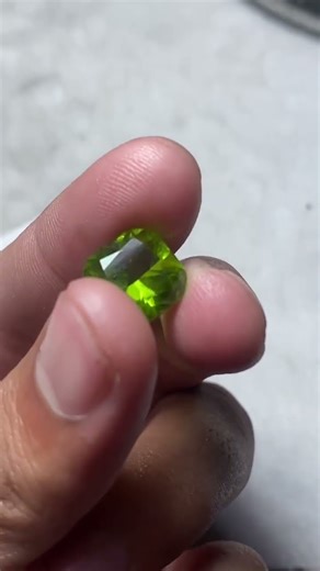 Stunning Faceted Natural Peridot | 7.95 Carat | Pakistan 🇵🇰