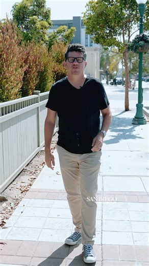 Get the pocket burrito filled with machaca. She toasts both sides. Grab a cafe de olla. It’s simmered until fuerte, marinated overnight in cinnamon sticks and piloncillo (a raw Mexican sugar with hints of caramel and endorphins). This is SDM’s Guide to San Diego Food Drink. Favorite dishes, drinks, places, things found across the city by food editor and longtime Food Network judge, @heytroyjohnson. The stories of the people who make the food drink culture hum. Mujer Divina (@mujerdivinacoffee) i