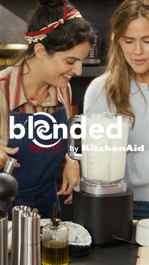 Jennifer Garner on Instagram: "Say hello 👋🏼 to a cooking competition where the only rule is you have to use the KitchenAid® Pure Power Blender! 🤯 Turns out it’s very fun and VERY delicious. 🙌 Tune in to @kitchenaidusa’s IG page on October 13th for all the drama, flavors and fun that the Pure Power Blender can bring— you won’t believe what gets blended next. 👀#KitchenAidAmbassador"