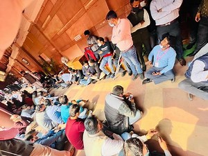 नाराज हैं सीएसएस कर्मचारी: केंद्रीय मंत्रालयों में ठप हो सकता है कामकाज! मंत्री के दफ्तर पर होगा 'हल्लाबोल'