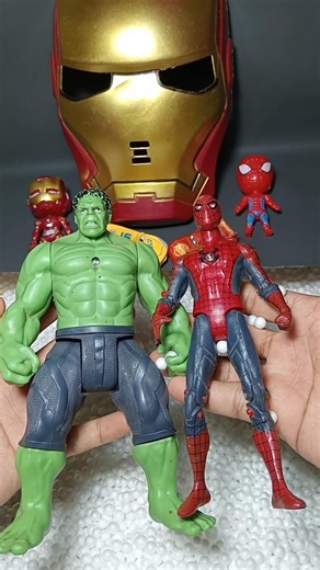 hunting toys Hulk vs Spider-Man