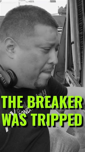WHEN THE BREAKER TRIPPED, SOMETHING IMPORTANT IS HAPPENING. #breakertrip #BREAKER #hvactech #HVAC #airconditioning #acrepair #oiling #burnouts #fyp