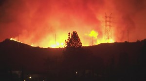 Strong winds forecast for LA threaten wildfire fight