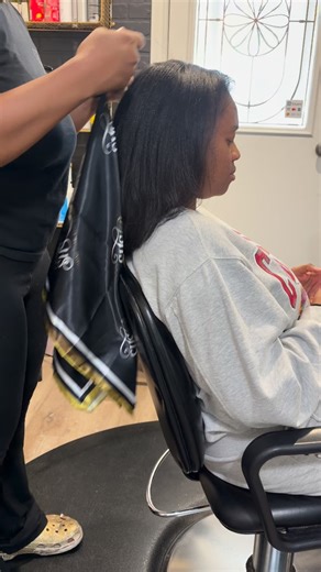 SHS Beauty | Natural Hairstylist on Instagram: "Struggling to keep your silkpress crimp free and smooth for days? Don’t worry! Grab your net and scarf combo at your next appointment! All you have to do is put your net on, twist and tuck, then tie your satin scarf! THATS IT ✨ Making nighttime routine easier ! Shop now in store or online 💕 🔗Link in bio #silkpressbrampton #nighttimeroutine #silkpresswrapping #silkscarf"