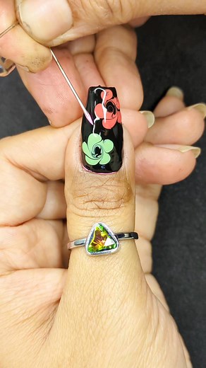 2.4K views | easy strip nail art design 朗 #nails #nailsart #stripingtapenailart #nailpolish #nailart | Sleeknailstrend | Facebook