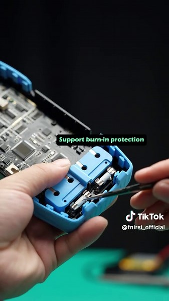 Effortlessly handle complex signal tests 🔌🚀#FNIRSI #2C23T #handheld #oscilloscope #multimeter #signalgenerator #electrician #electriciansoftiktok #electricianlife #volta #sparkylifege #current #tester #non #ac #dc #voltmeter #DIY #infrared #thermometer #ncv #vfc #socket #outlet #tools #circuit #detector #sparky #fyp #opamp #wiring #wirestrip #factory #homerepair #vfd #tiktokshopblackfriday #ttsshopblackfridaysale #blackfriday #blackfridaydeals