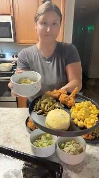 Let’s plate some dinner!😋 What’s your favorite? Publix chicken, Popeyes, or KFC? #DinnerTime