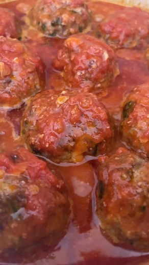 ✨Authentic Italian meatballs✨ … ‘cause there’s nothing like a plate full of scrumptious homemade polpette to make your dinner special! Comfort in every bite ❤️🇮🇹 Here is the recipe for you again 😘🤌🏻 INGREDIENTS: 2 slices bread 1/3 cup (80 ml) milk 1 large egg 1 lb (450 gr) ground meat (beef or a mix of beef and pork) 1/2 cup (60 gr) breadcrumbs 1/4 cup (25 gr) Parmesan cheese, grated 2 tablespoons fresh parsley, chopped 1 garlic clove, minced salt and pepper, to taste 1 tablespoon olive oil