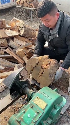 Powerful Wood Splitter Machine ⚙️ | Fast Firewood Cutting Process 🌲 Satisfying Engineering! 😍