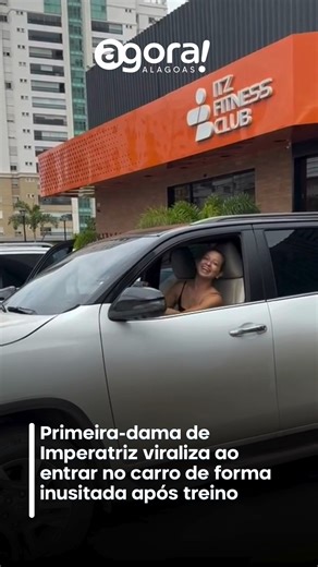 Agora Alagoas on Instagram: "📍A primeira-dama de Imperatriz, Perla Amaral, repercutiu nas redes sociais após aparecer em um vídeo com uma entrada pouco convencional no carro, logo depois de sair da academia. As imagens, registradas pelo próprio prefeito do município maranhense, mostram Perla utilizando força e flexibilidade para acessar o veículo de forma inusitada, chamando a atenção dos internautas pela desenvoltura e bom preparo físico. O registro rapidamente ganhou engajamento nas plataform
