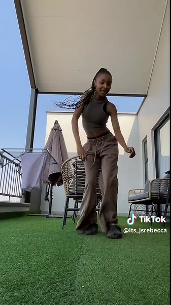 Explore Amapiano Dance Moves with Rebecca