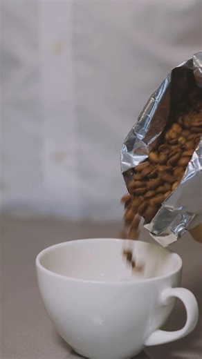 Whether it is time to catch up with colleagues after a meeting, or being in no rush to go after check out, why not linger a little longer. ☕ Fresh Crosby Iron Men coffee. Soft comfy sofas. Time to catch up. #FormbyHall #CoffeeBreak #FreshCoffee #Formby #CoffeeShop | Formby Hall Golf Resort & Spa