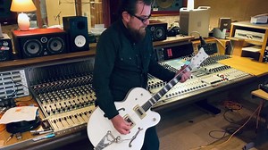 With the news yesterday that we’ve added a new intimate show, in London, to the Death Cult tour here’s another chance to see a “Falcon Friday Special” filmed during the #UTMS sessions at Rockfield Studio… and the location where we recorded ‘Dreamtime’ … #BillyDuffy #BillyDuffyOfficial #Gretsch #WhiteFalcon #Guitar #Guitarist #TheCult #DeathCult #Dreamtime #83rdDream #FalconFriday #MarshallAmps #RolandAmps #BossPedals #ErnieBall #Rockfield #RockfieldStudios #Monmouth #Wales #PlayingGuitar 🎥 @Mic