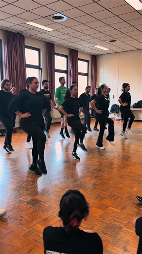 Experience Modern Folk Dance Training in Frankfurt