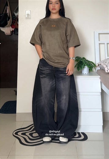 Stylish Oversized Shirt and Baggy Pants Outfit Ideas