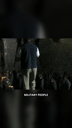 149K views · 4.3K reactions | The Awkward Truth About the Elves at Helm’s Deep! 利‍♂️ Those “majestic” elves? Many were just local students cast for their height — but they couldn’t march in sync to save their lives.  So the crew put them through a mini elf boot camp run by ex-military trainers! 殺✨ #lordoftherings #LOTR #HelmsDeep #lotrbloopers #BehindTheScenes #MiddleEarth #Elves #MovieFacts | Middle-Earth Updates | Facebook