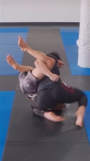 🔫You’ve seen a shotgun arm bar, but have you seen a machine gun arm bar? 🔫🔫🔫 #bjjedging #nogi #grappling #bjj #mma #wrestling #prowrestling #10thplanet #bjjmemes | Rich Castro BJJ