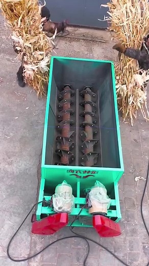 Two-axis 3 cubic feed chaff kneading and shredding machine, easy to feed 100 cows#Pellet #wood #pelletmachine #tiktok