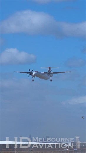 ✈️ Crosswinds cause this QantasLink Dash 8 to abort it’s landing at Melbourne Airport 🇦🇺 📸 9th of October 2025 🌍 Follow for more aviation videos from around the world #planespotting #aviation #aviationlovers #aviationphotography #avgeek #dash8 #qantas | HD Melbourne Aviation