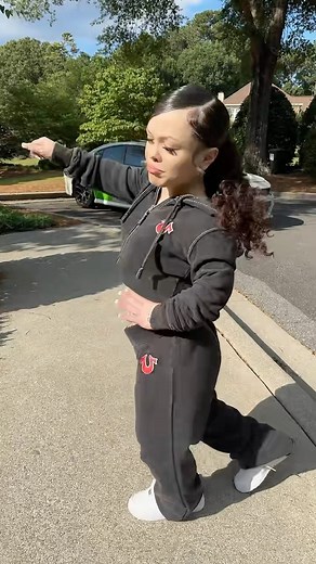 Kelsey Lawrence💕 on Instagram: "this my last time doing this dance yall😂"