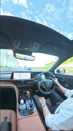 Offline touring in a Crown Sport! A clear autumn morning drive is the best!