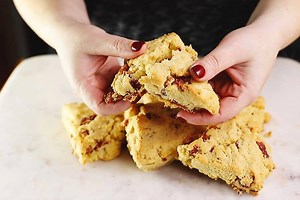 156K views · 29 reactions | These easy low carb and keto scones are made savory with the addition of delicious bacon. They go perfectly with your favorite soup or as a snack. Printable Recipe: https://jenniferbanz.com/keto-scones-with-bacon | Low Carb Recipes with Jennifer | Facebook