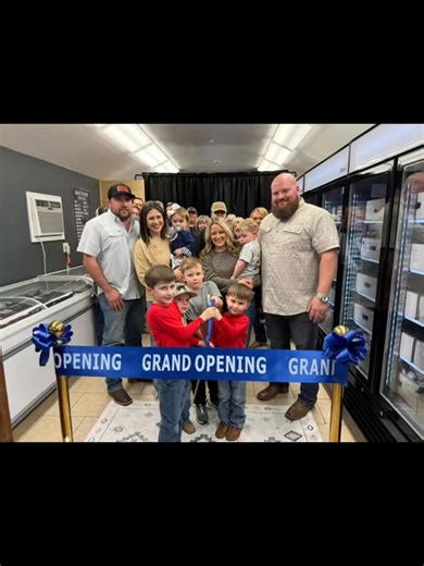 👋 Welcome to the Martin Stockyards! We are your one-stop shop for all things farm fresh — right here in Martin, TN. 🐂 Premium NB Beef Co. beef, raised locally right here in Martin,Tn 🐖 Locally sourced pork & poultry 🥚 Farm-fresh eggs 🍓 Amish-made jams & jellies 🌶️ A full lineup of Kinder’s and Strawberry’s seasoning 🍾Black Oak Marinade 🔥 Fan-favorite snack sticks & beef jerky made from our very own beef Whether you’re stocking the freezer, firing up the grill, or grabbing something for d