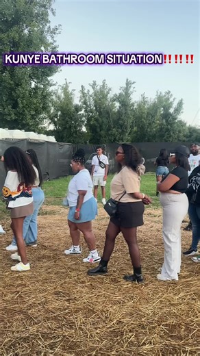 Kunye Bathroom Situation: Cleanliness and Access Issues