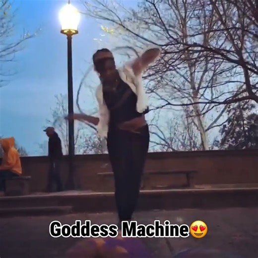 One of the first times I ever hit the goddess machine! So satisfying🤩 #hoopflow #doublehoops #hoop