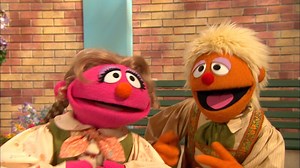Hansel and Gretel are merrily singing a furry, rowing rhyme. Join them, because singing with friends, brothers and sisters is so much fun! 🌏https://bit.ly/3oDqPwS #furryfriends | Sesame Workshop - India
