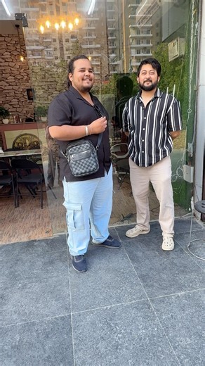 Aaj aaye kriss hamare cafe pr hamara food try krne #shorts #cafe #foodreview #viralshorts #zomato