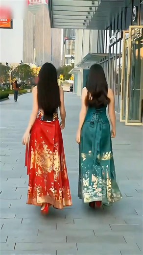 Elegant Chinese Girl Traditional Street Fashion ✨ | Beautiful Asian Style Aesthetic Walk #shorts