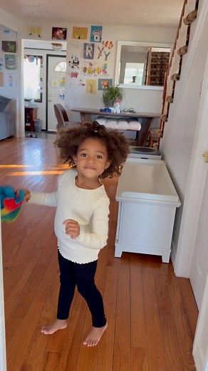 The way she turned around the shake her behind 😅 | A Life Less Scripted