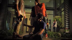 487K views · 2.5K reactions | Antes Que Seja Tarde720p⚙ ▶️Título original, Not Today [14] 2013 ‧ Drama/Problemática Social ‧ 1h 43m Cody Longo, John Schneider, Shireen Mirza◀️ Durante as férias com amigos em Hyderabad, na Índia, Caden Welles, um jovem privilegiado e com o mundo à sua disposição, tem uma reviravolta inesperada na vida depois de inicialmente se recusar a ajudar um homem faminto e sua filha. | Pandemia Retrô Moviez | Facebook