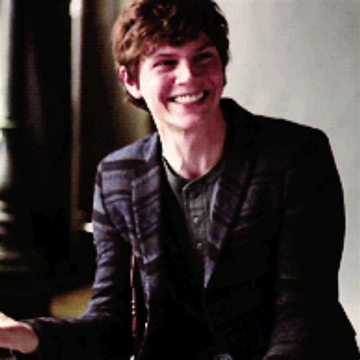 Creative GIF Edits of Evan Peters