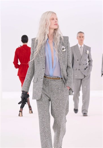 #haiderackermann presenta l’ultima collezione di #tomford Autunno-Inverno 2026 alla #parisfashionweek Courtesy Photo of Press Office #bazaaritalia #TikTokFashion