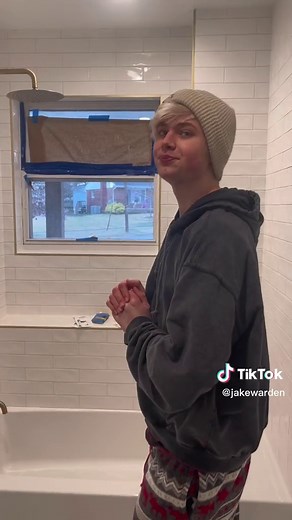 Jake Warden (@jakewarden) - Jake Warden (@jakewarden)’s videos with Monkeys Spinning Monkeys - Kevin MacLeod & Kevin The Monkey