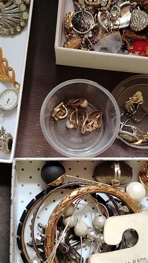 Best Costume Jewelry Overview by Evgeniya Soroka