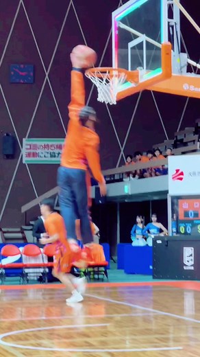 りっきーがジャンプ力上げた方法を教えます。 家でできちゃうメニュー！ 膝や足首の怪我予防にもなるから 試してみる価値はあると思うよ😏 #バスケットボール #ジャンプ #ダンク #トレーニング #basketball #dunk #