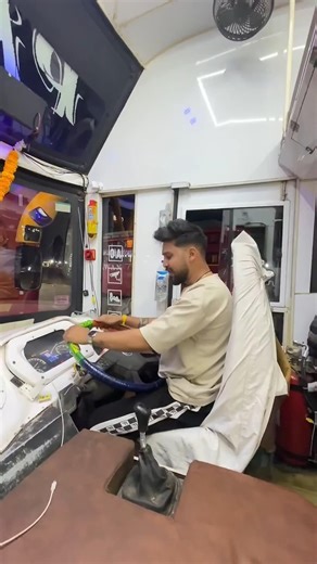 Introducing the "VitaWear SmartBand," a next-generation wearable gadget🎉