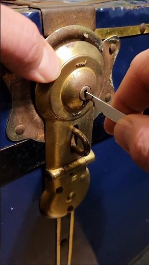 How To Open an Antique Trunk