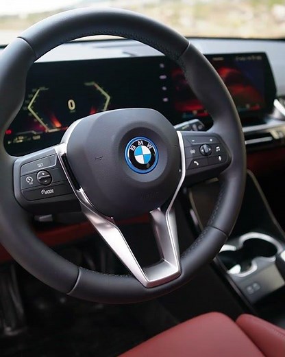 El nuevo BMW X1 es el equilibrio perfecto entre lujo, tecnología y desempeño.