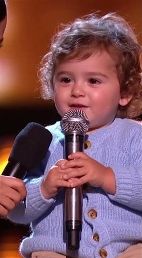 When a Tiny Guest Gets the Mic… Everyone Listens 🎤😄 #baby #funny #comedy