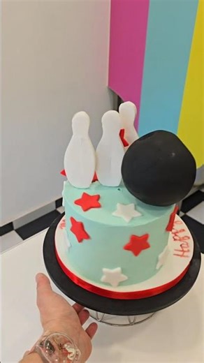 Bowling birthday cake!