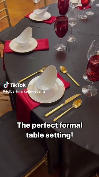 Putting together a formal table setting is easier than you might think! Here’s a quick guide to help at your next event or dinner party: 1️⃣ Place the dinner plate in the center of each setting, making sure it’s aligned with the chair. 2️⃣ Add the salad plate or soup bowl on top of the dinner plate if needed. 3️⃣ Arrange the flatware in order of use, with the forks to the left of the plate, knives to the right (blade facing the plate), and spoons to the right of the knife. Optional, as we did, p