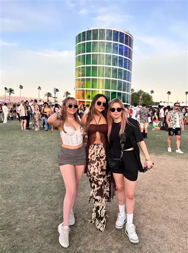 Ama Blitz👾 (@amablitz) - HOY ES ARIATOPIA 🍓🍓🍓🍓 #viral #amablitz #fyp #arigameplays #ariatopia #riversgg