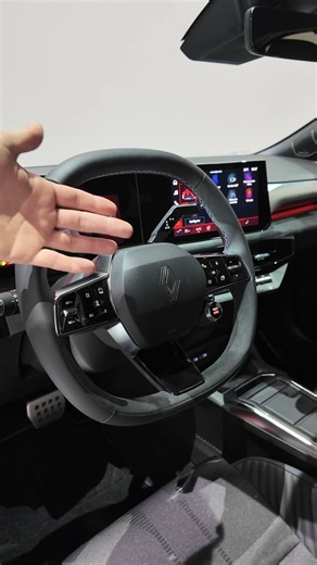 💡Interior of the all-new Renault Clio! The new generation of the Renault Clio ist 4,12 m 162“ long (almost 7 cm or 3“ longer), comes with 2x 10“ screens, 390 l trunk, lower loading sill, engines 115 hp to 158 hp, 1,2 l 3-cyl 115 hp manual or DCT, 1,8 l 4-cyl Full Hybrid E-Tech 158 with 1,4 kWh. The interior features 2x 10“ screens, real buttons for the AC unit and fabric seats. Esprit Alpine features microfibre accentuations. #Renault #renaultclio #clio | Autogefühl