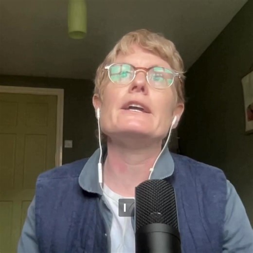 Do you know how to be a good guest? Alys Fowler discusses how to be well-mannered and polite in a garden context, and gives her view on the rewilding debate, in the latest episode of Talking Gardens with host Stephanie Mahon. Listen to the full episode here ➡ https://link.chtbl.com/5nuCil1H | Gardens Illustrated
