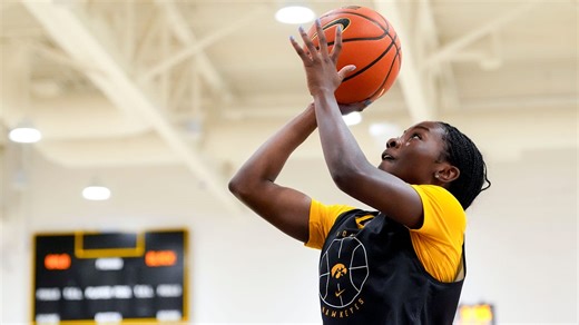 WBB newcomer Chazadi "Chit-Chat" Wright is loving her Iowa City experience so far