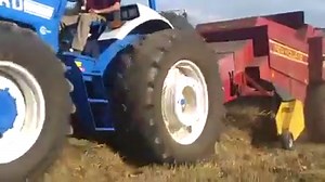 Weil es so schön war, gibt es hier nun noch ein kleines Video des FORD 9600 von Simon Kaufmann. Alle Infos zum Traktor gibt es hier: ► https://www.tractorbook.de/traktoren/ford/ford-traktoren/#Anker10 | Tractorbook